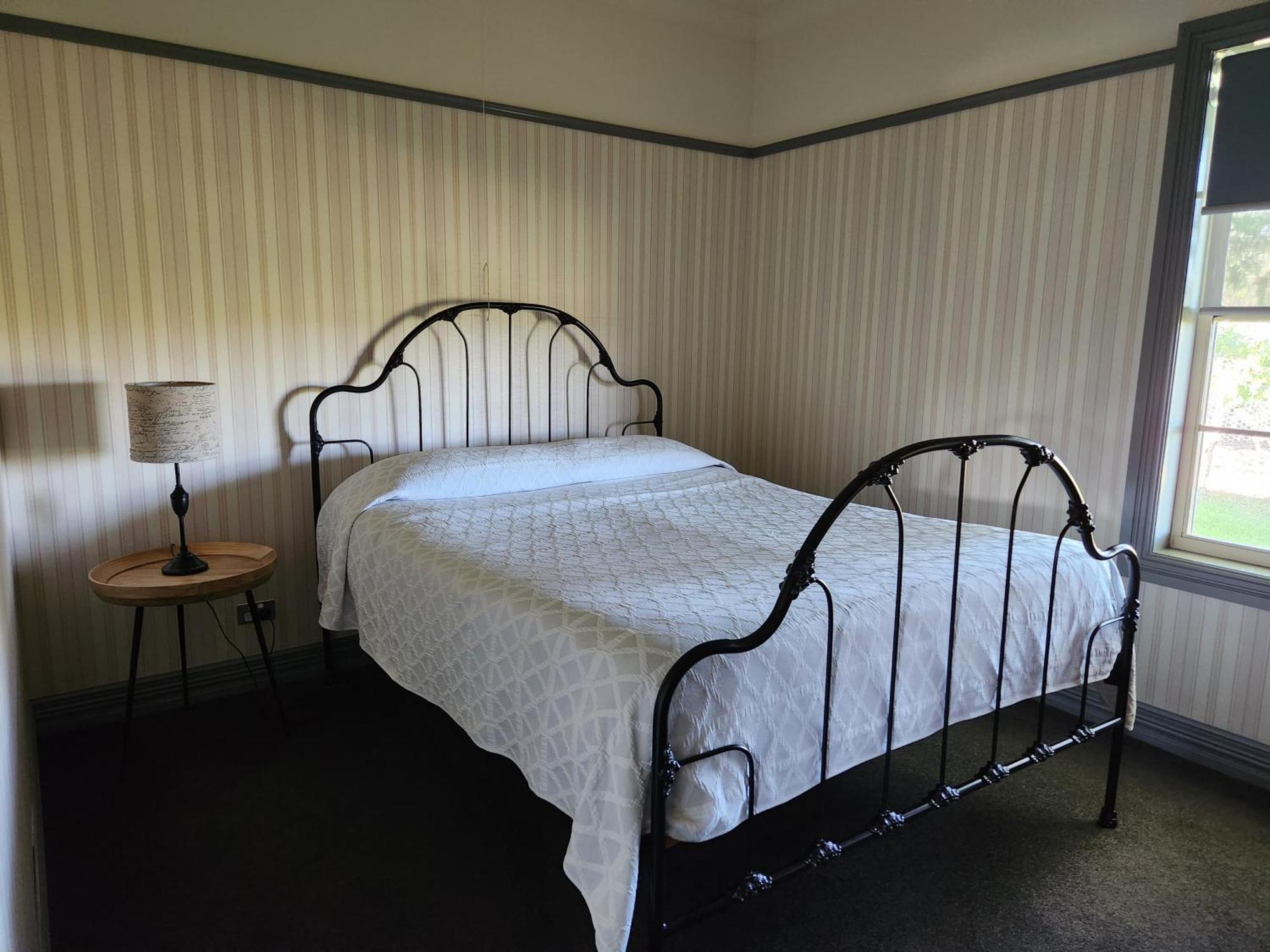 Country Bed & Breakfast Wagga Wagga